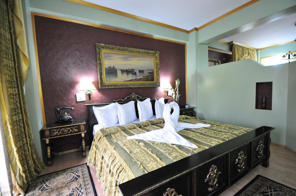 Ambassador Hotel 4*